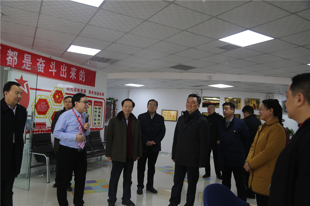 熱烈歡迎全國(guó)總工會(huì)副主席，書記處書記魏地春及省總工會(huì)王保存主席一行蒞臨安陽(yáng)青峰網(wǎng)絡(luò)參觀指導(dǎo)