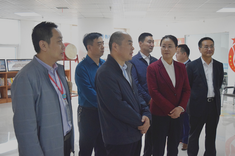 熱烈歡迎河南省委統(tǒng)戰(zhàn)部副部長梁險峰一行蒞臨安陽青峰網(wǎng)絡調(diào)研社會階層工作！